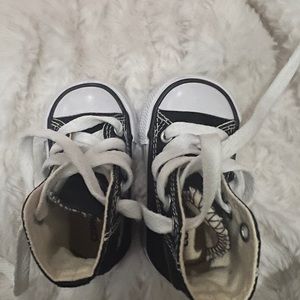 Baby Converse size 2 ( 3-6 months)